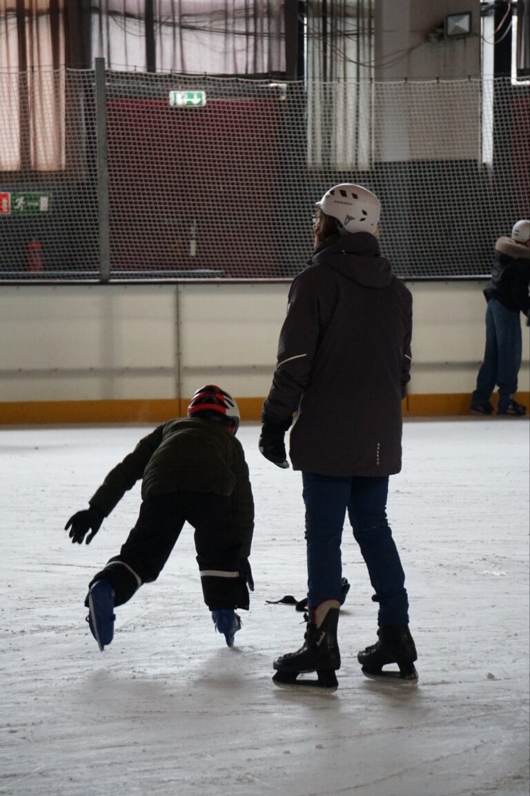 Mehr über den Artikel erfahren EISLAUFTAG
