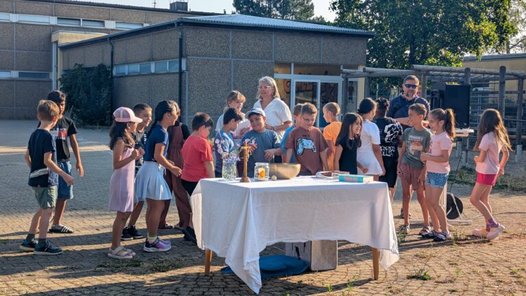 Mehr über den Artikel erfahren Schuljahresabschlussgottesdienst